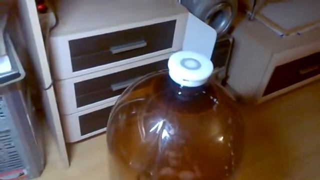 Открываем разные виды крышек у ПЭТ кег смотреть онлайн