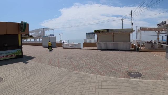 Солнце,загорают и купаются! По Социалистической к морю! Лазаревское 22.05.23.?ЛАЗАРЕВСКОЕ СЕГОДНЯ? смотреть онлайн