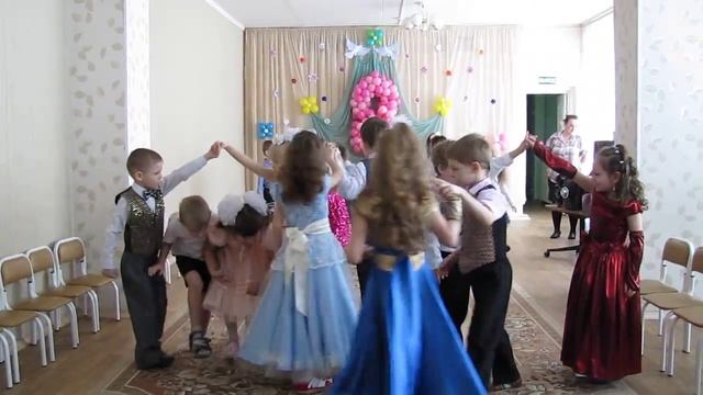 Вальс на 8 марта (6 группа) МБДОУ №86 г.Ангарск смотреть онлайн