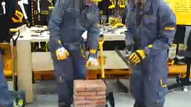Live show: Construction workers' partner ! смотреть онлайн