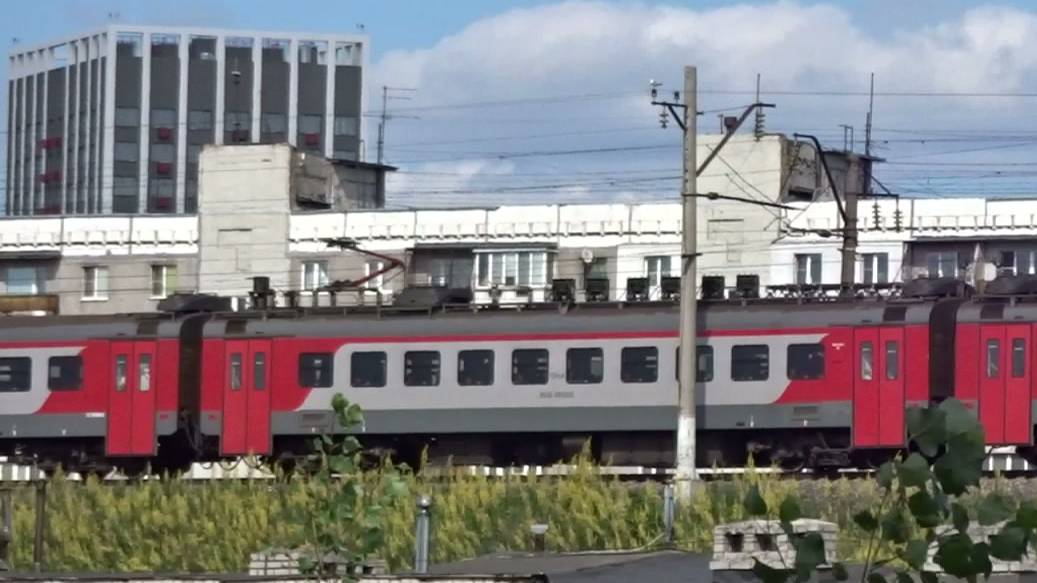 Электропоезд ЭП3Д-0052 на перегоне Толоконцево - Нижний Новгород Московский смотреть онлайн