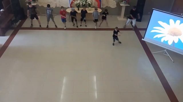 Брейк-данс. Руководитель Никита Богданович. Группа "Ред Стоун" смотреть онлайн