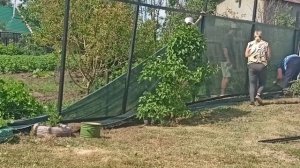 Самый бюджетный забор из затеняющей сетки