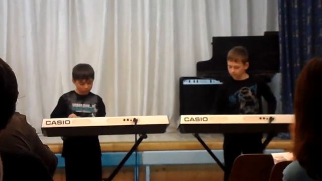 Дуэт синтезаторов.MP4 смотреть онлайн