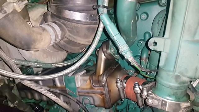 Volvo D13 egr cooler remplace #2 смотреть онлайн