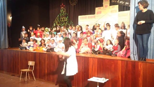 20151223 Матвей Обернов в школе новогодний праздник Лимпиас декабрь 2015 смотреть онлайн