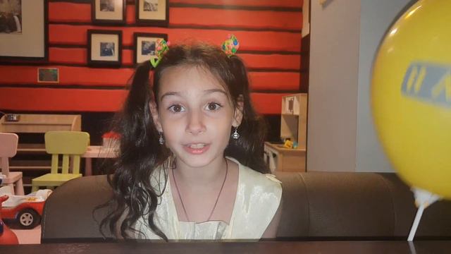 24 часа одного цвета | Только ЖЕЛТЫЙ | Laura KidsTV Желтый Челлендж