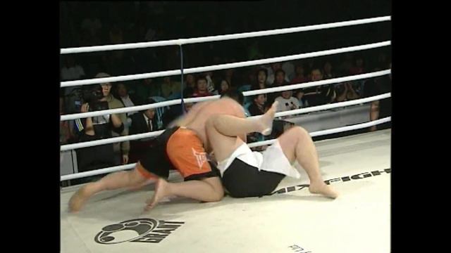 Толеген Акылбеков🆚Gwi Hyun Cho\\KF-1 - MMA World Competition смотреть онлайн
