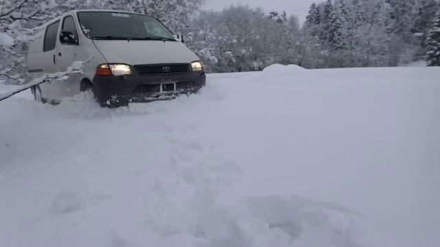 Toyota Hiace 4x4 2015 Hopeaniemi 3 смотреть онлайн