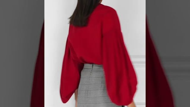 Красная шёлковая блузка и юбкаКрасная шёлковая блузка и юбка смотреть онлайн