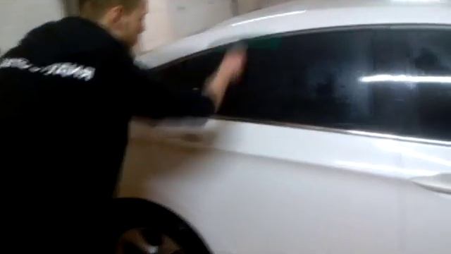 Мойка автомобиля Hyundai i 40 смотреть онлайн