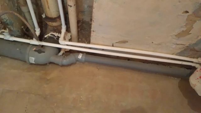 Демонтаж штукатурки в санузле! Завезли материал! смотреть онлайн