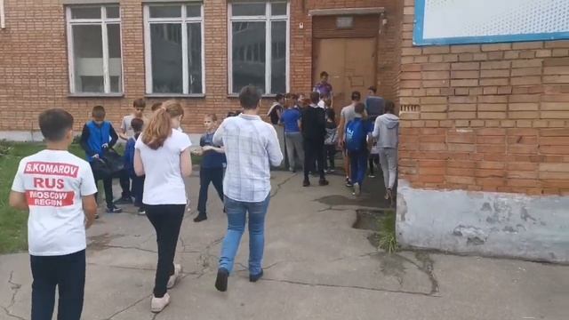 УТРЕННИЙ КРОСС В ЛЕСУ В ЛЕСУ И ВЕЧЕРНИЙ КОВЁР/СБОРЫ. ДЕНЬ 4.САМБО ДЕТИ смотреть онлайн