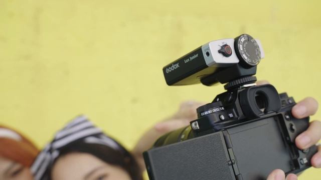 Keep it Simple | Lux Junior Retro Camera Flash Teaser смотреть онлайн
