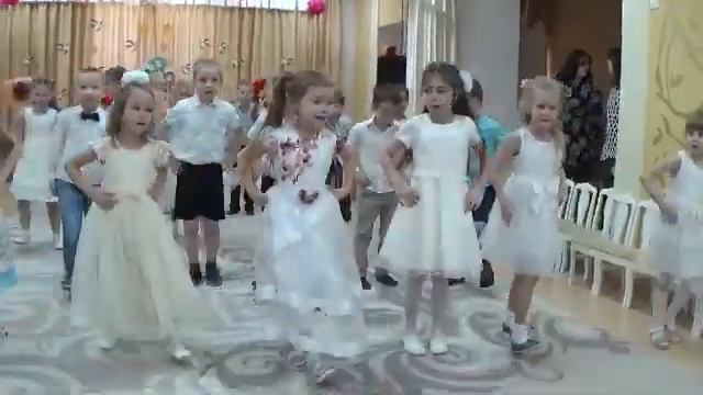 Танец "Моя мама круче всех" смотреть онлайн