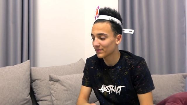 Наши будни на ДАЧЕ iPhone для подписчиков от Sasha Show Настя хочет перекрасить Дом ВЛОГ смотреть онлайн