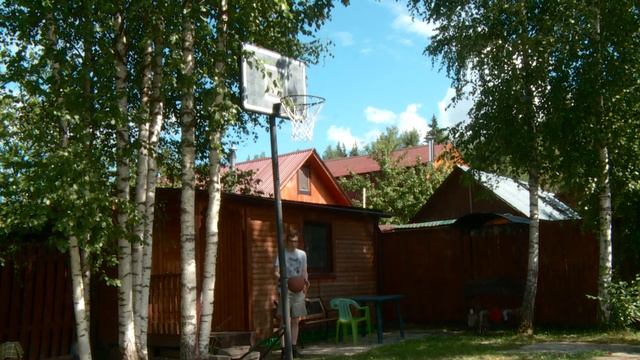Бросаем баскетбольный мяч в кольцо с Михаилом Спичковым смотреть онлайн