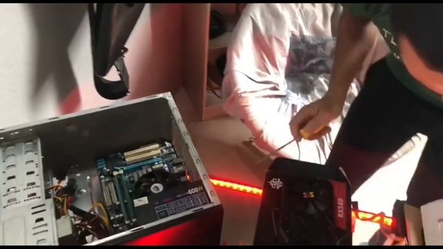 MONTAMOS UM PC GAMER DAS ANTIGAS UM CORE 2 QUAD Q9500 PARA JOGOS ATUAIS COM UMA RX580 TOPADA смотреть онлайн
