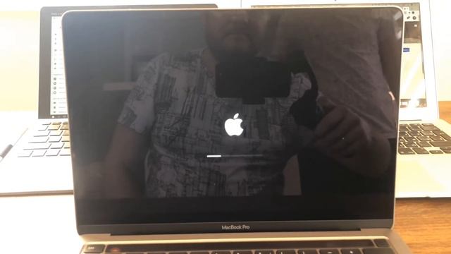 Новый бомбический MacBook Pro M1 2021 смотреть онлайн