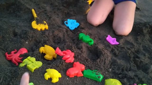 во что играю на берегу моря? What do I play on the beach? смотреть онлайн