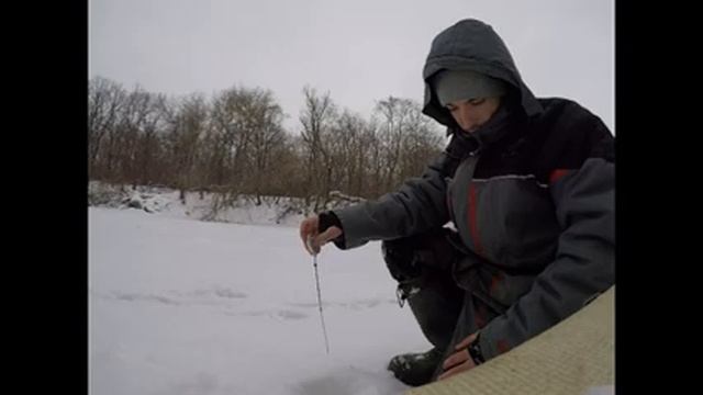 Ловля Голавля на Мормышку! Супер рыбалка!