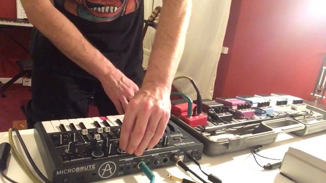 Arturia Microbrute + Alesis SR16 + Boss Pedals. смотреть онлайн
