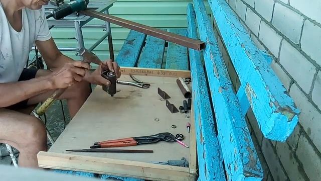Простейший корпус подшипников ,для стойки на болгарку и других самоделок смотреть онлайн