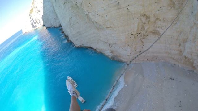 Греция, о. Закинтос, пляж Навайо, 23.09.2016. Ира четвертый прыг. смотреть онлайн