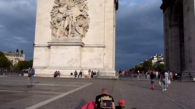 Париж - Триумфальная арка смотреть онлайн