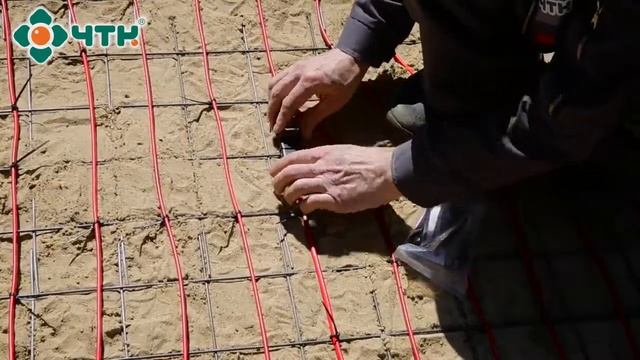 Обогрев теплицы из поликарбоната. Монтаж подогрева грунта. смотреть онлайн