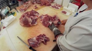 обвалка и профессиональная жиловка свиной лопатки