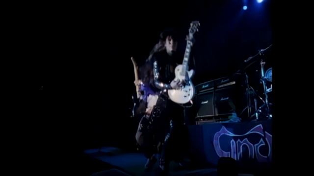 Cinderella - Somebody Save Me (Official Video) UHD 4K смотреть онлайн