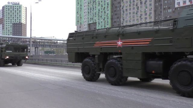 Военная техника в Москве (к параду) смотреть онлайн