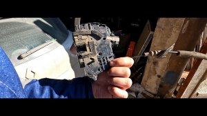 Горит индикатор открытой двери Рено или ремонт замка Рено клио 4