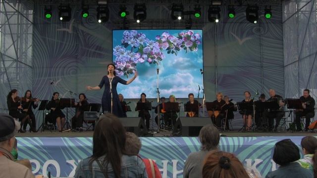 "Тучи в голубом" Музыка А.Журбина, стихи В.Аксенова и П.Синявского смотреть онлайн