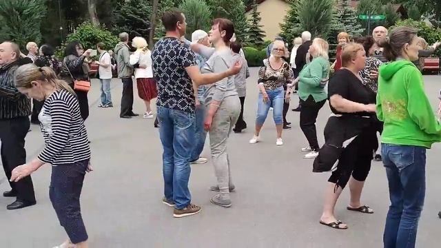 Луна ? Луна ? Танцы ?? в парке Горького Май 2021 Харьков смотреть онлайн