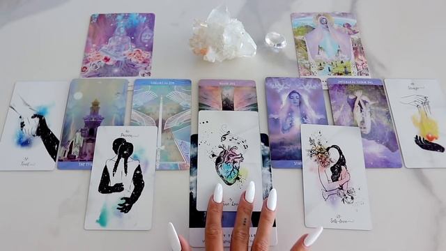 Who Has A Crush On YOU?! ?? (Psychic Reading / PICK A CARD) смотреть онлайн