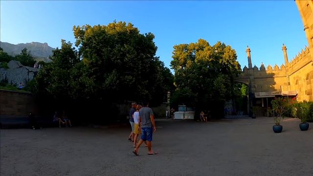 Алупка 2021 Прогулка по парку. Воронцовский дворец. КРАСОТА Крым 16 июля 2021