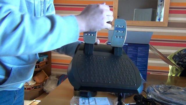 Thrustmaster t300 Unboxing смотреть онлайн