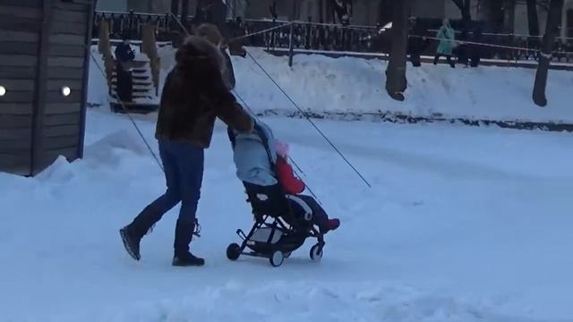 Коляска Аmber plus. Эксплуатация зимой на "отлично" смотреть онлайн