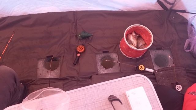 Новичок в зимней рыбалке затраты за месяц | канал 45й РыбаК смотреть онлайн