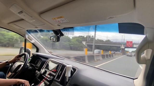 Toyota Hiace Super Grandia driving Turbina to MCX exit || Sir KF review смотреть онлайн