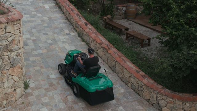 Газонокосильная машина Caiman Comodo 4WD (20 л.с.)