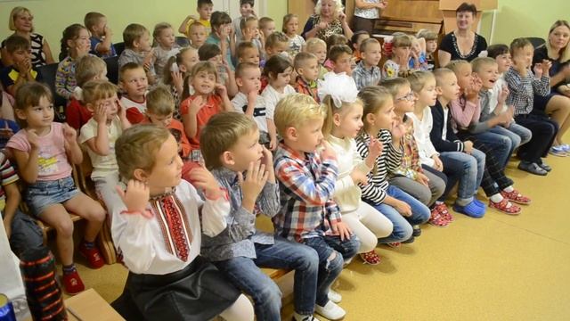Веселая игра с детьми в детском саду Незнайка играет с детьми смотреть онлайн