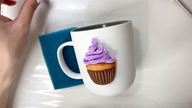 Кружка с декором из полимерной глины. Ежевика, Голубика, Крем и кексик в виде декора своими руками смотреть онлайн