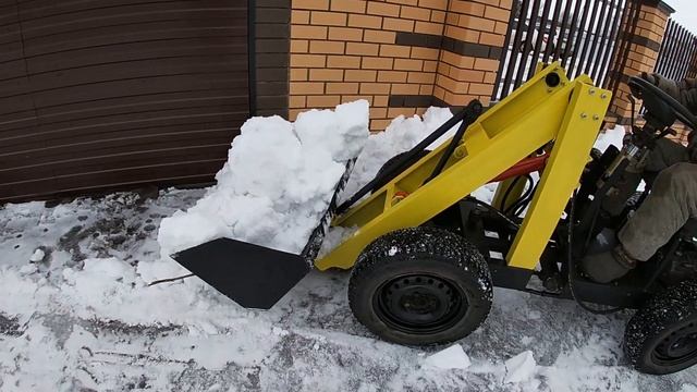 Первый выезд."Помогатор"мини погрузчик. смотреть онлайн