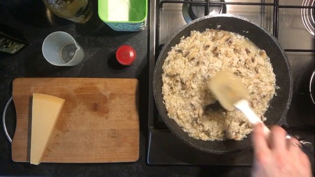 Классический ризотто с белым вином/Ризотто с грибами - Classic risotto recipe/Risotto Milanese смотреть онлайн