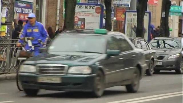 Дороги Рівненщини посипають незаконною сіллю смотреть онлайн