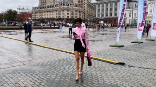 ⁴ᴷ РУССКИЙ ?? СТИЛЬ ОДЕЖДЫ ДЛЯ ПОХОДА В ТЕАТР ? Московский бомонд | Прогулочный тур