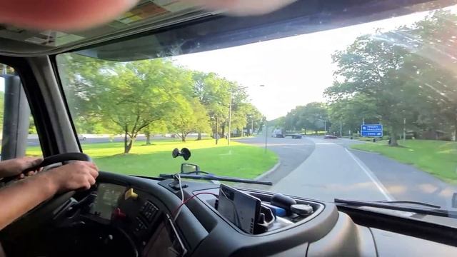 АЛЁНКА ДАЛЬНОБОЙЩИЦА! ПЕРВЫЙ РЕЙС БЕЗ ОПЫТА РАБОТЫ НА НОВОМ VOLVO 760 VNL. ПОЛУЧИЛИ ПРАВА CDL. смотреть онлайн